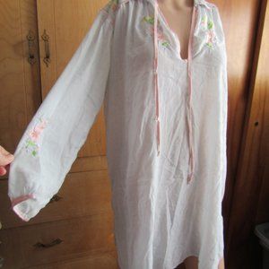 Paper thin vintage nightgown sz S